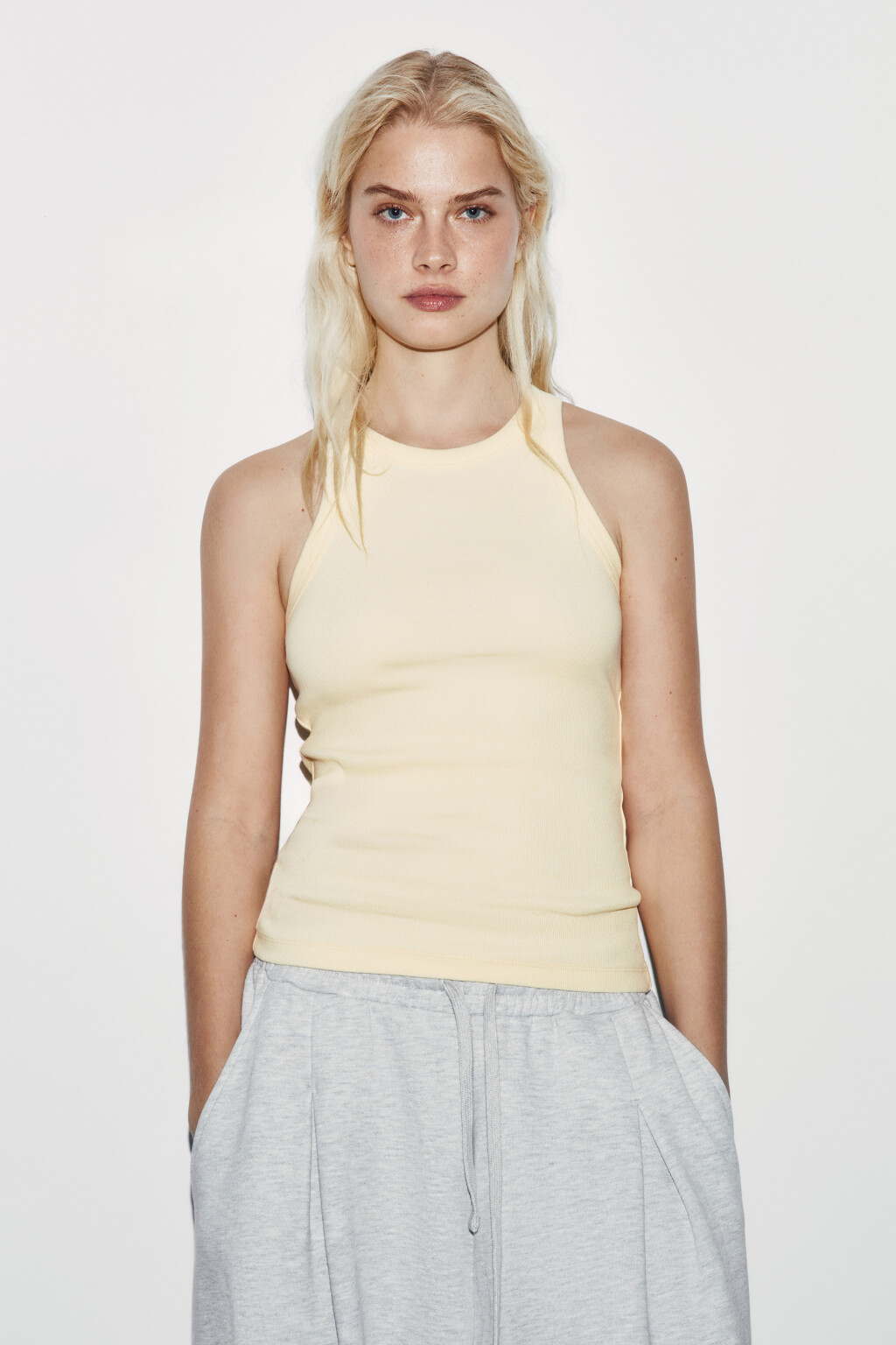 Майка базовая облегающая в рубчик - цвет желтый - 3