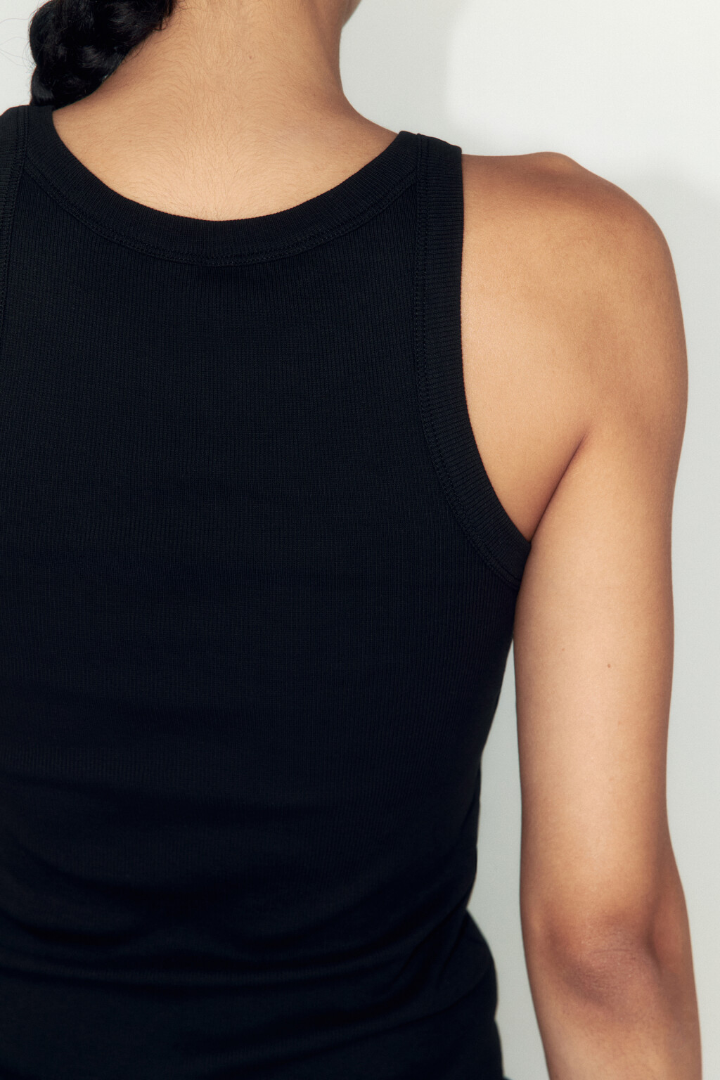 Майка TANKTOP базовая облегающая в рубчик - цвет черный - 7