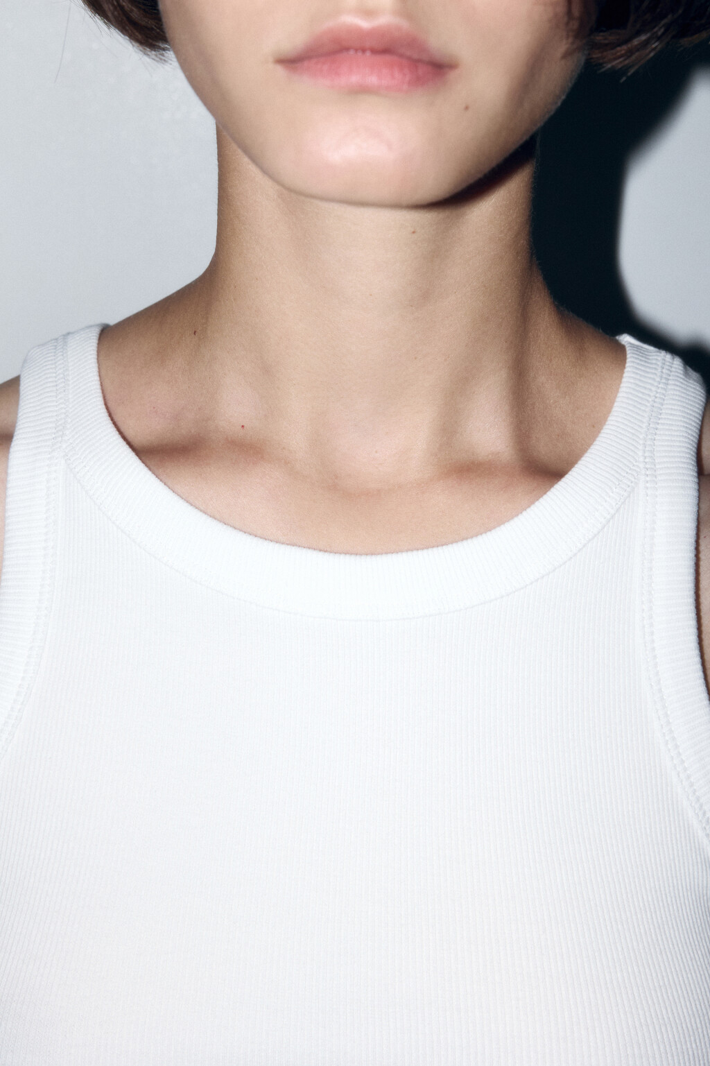 Майка TANKTOP облегающая в рубчик - цвет белый - 6