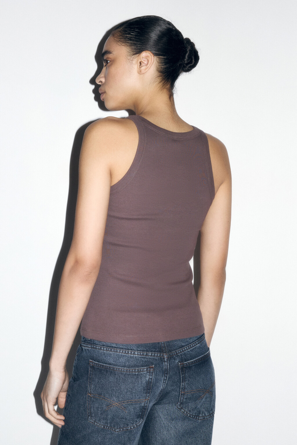 Майка TANKTOP облегающая в рубчик - цвет коричневый - 4