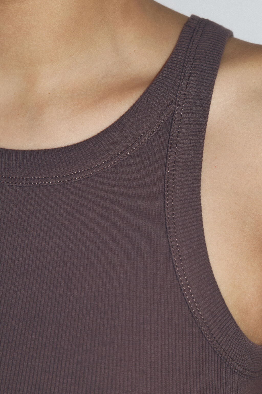 Майка TANKTOP облегающая в рубчик - цвет коричневый - 6