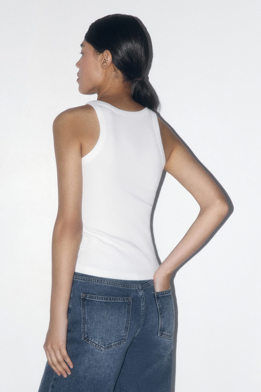 Майка TANKTOP облегающая в рубчик - цвет белый - 4