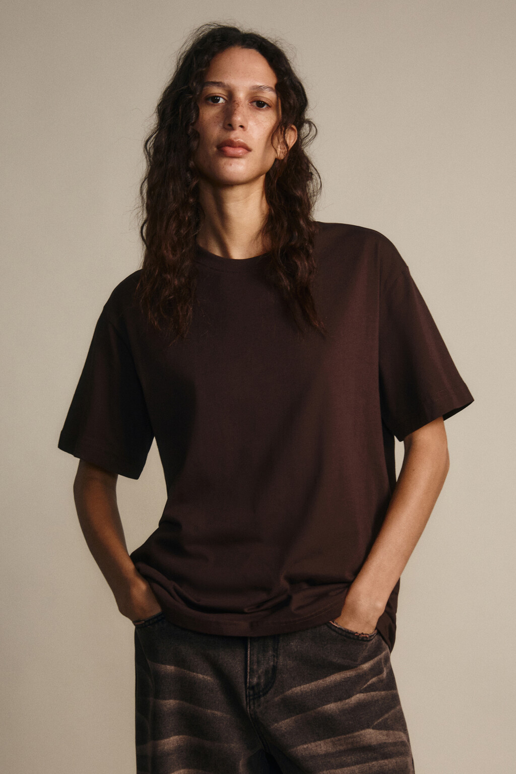 Футболка TBIG оверсайз базовая - цвет коричневый - 2