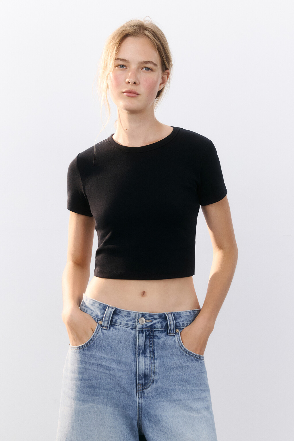 Футболка-топ базовая укороченная - цвет черный - 2