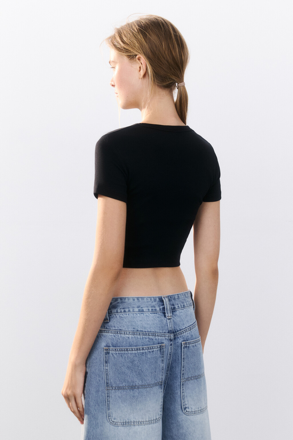 Футболка-топ базовая укороченная - цвет черный - 3