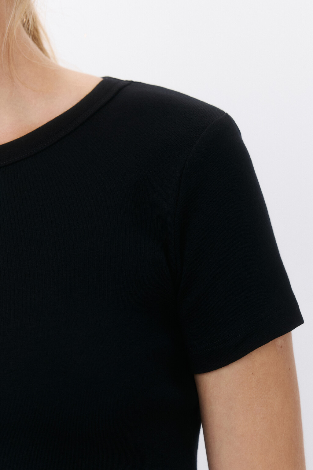 Футболка-топ базовая укороченная - цвет черный - 6