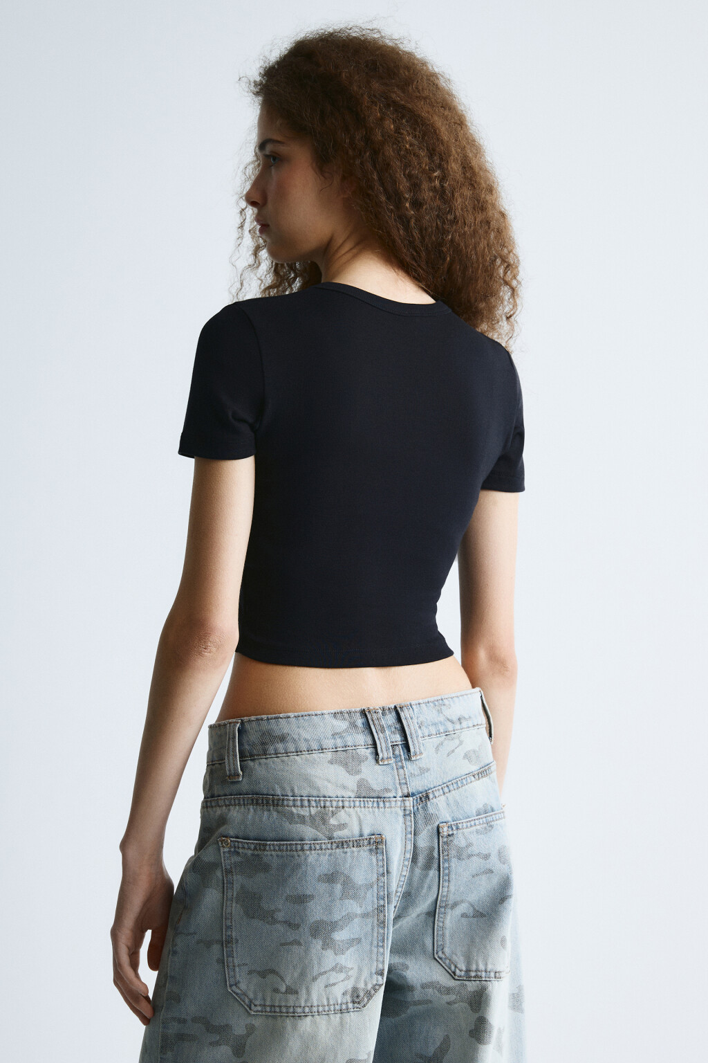 Футболка-топ базовая укороченная - цвет черный - 4