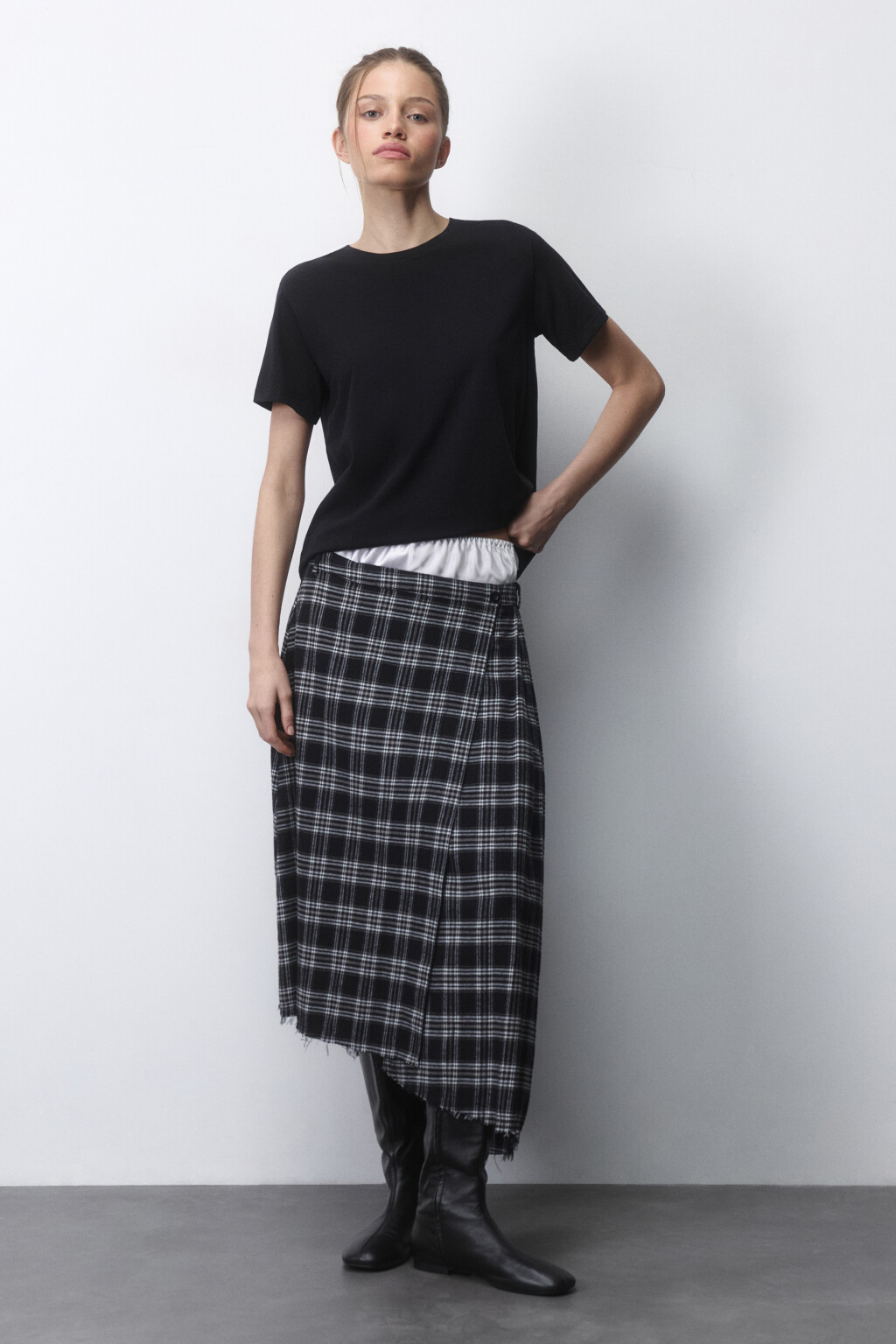 Футболка TSHIRT прямая базовая из хлопка - цвет черный - 4