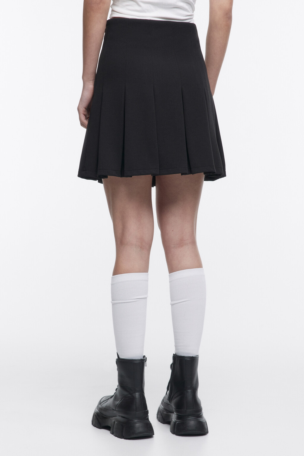 Юбка-трапеция мини в складку - цвет черный - 4