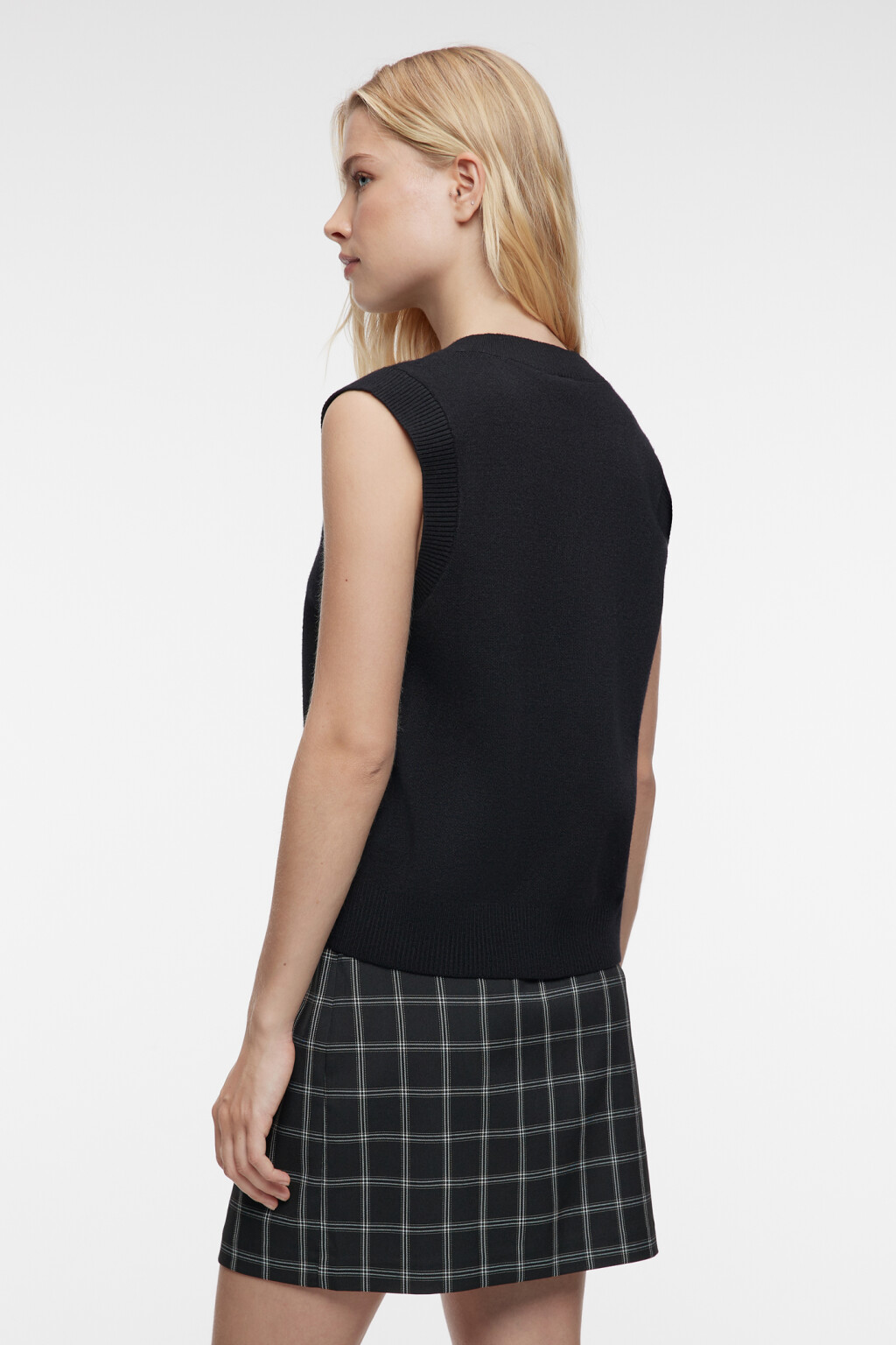 Жилет VEST вязаный жаккардовый с V-вырезом - цвет черный - 4