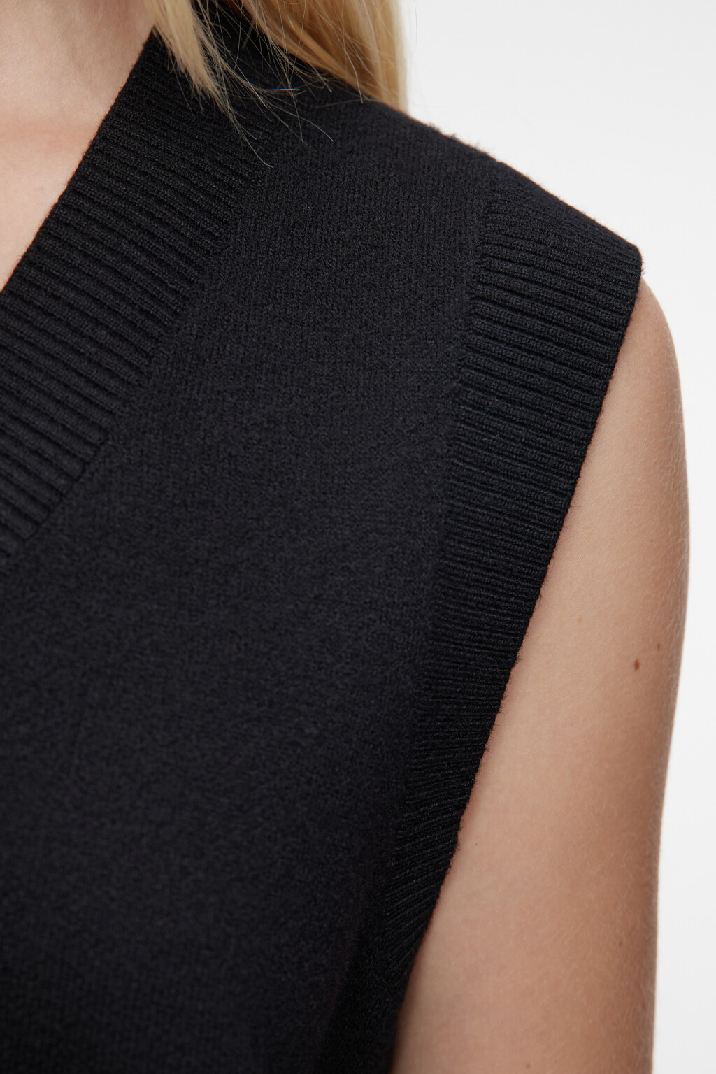 Жилет VEST вязаный жаккардовый с V-вырезом - цвет черный - 6