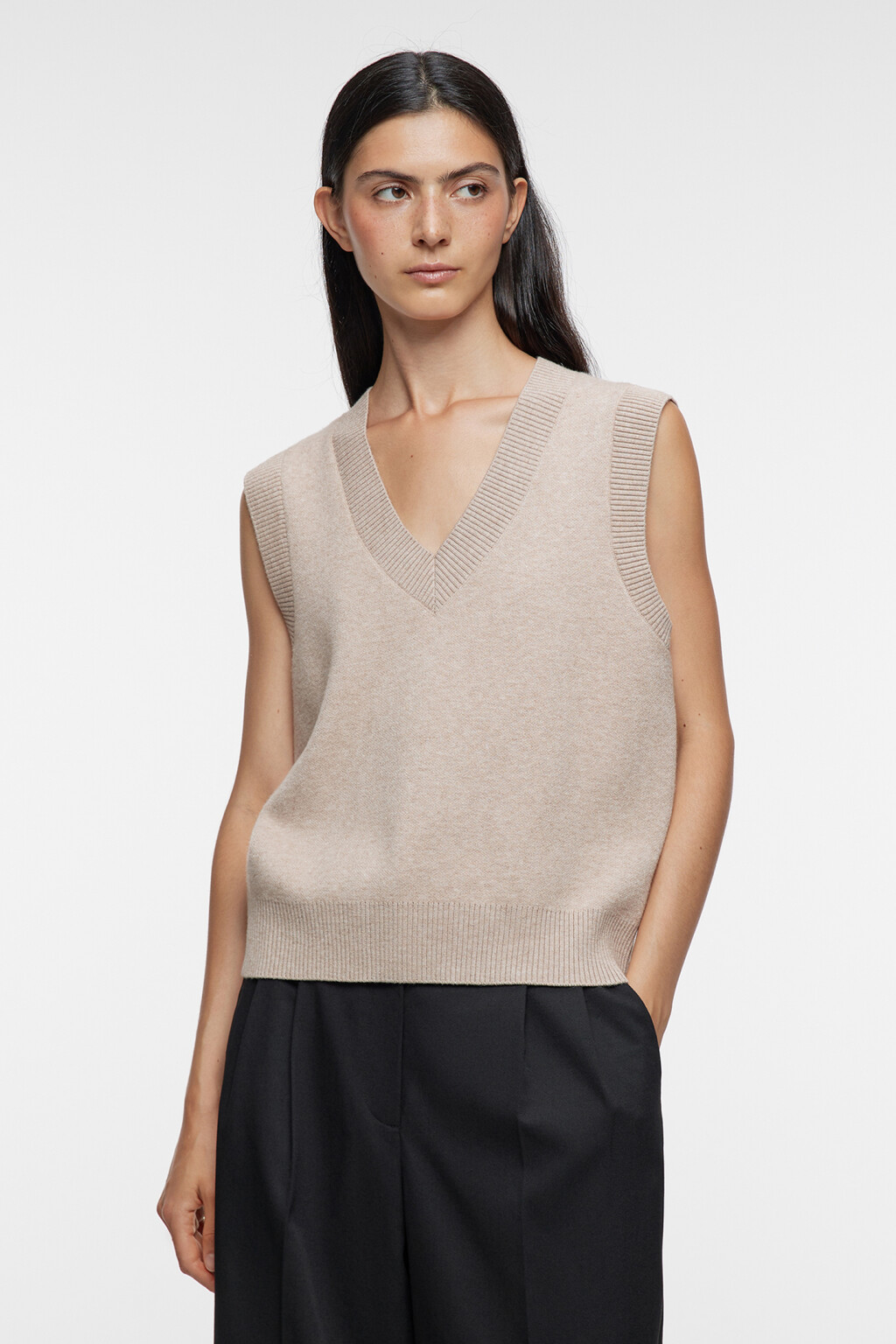 Жилет VEST вязаный жаккардовый с V-вырезом - цвет бежевый - 1
