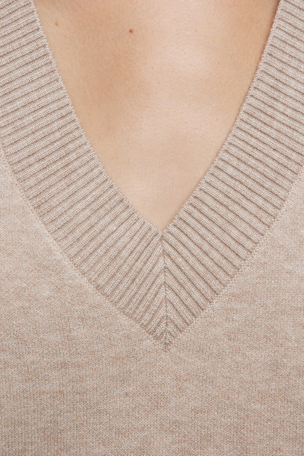 Жилет VEST вязаный жаккардовый с V-вырезом - цвет бежевый - 6