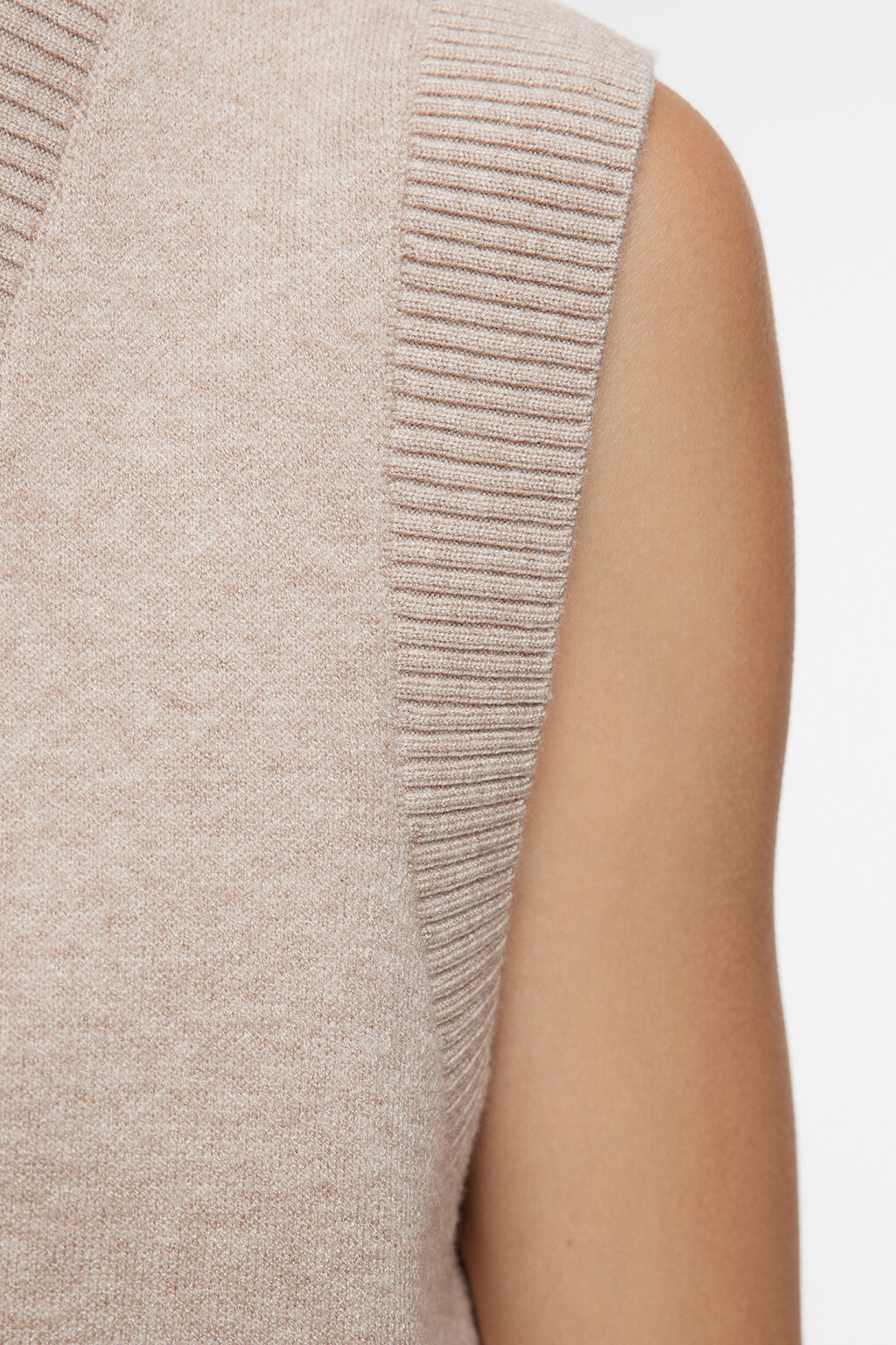 Жилет VEST вязаный жаккардовый с V-вырезом - цвет бежевый - 7