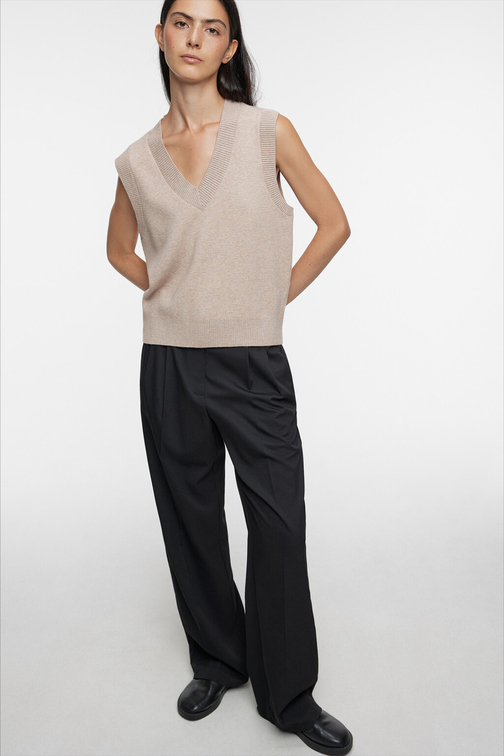 Жилет VEST вязаный жаккардовый с V-вырезом - цвет бежевый - 5