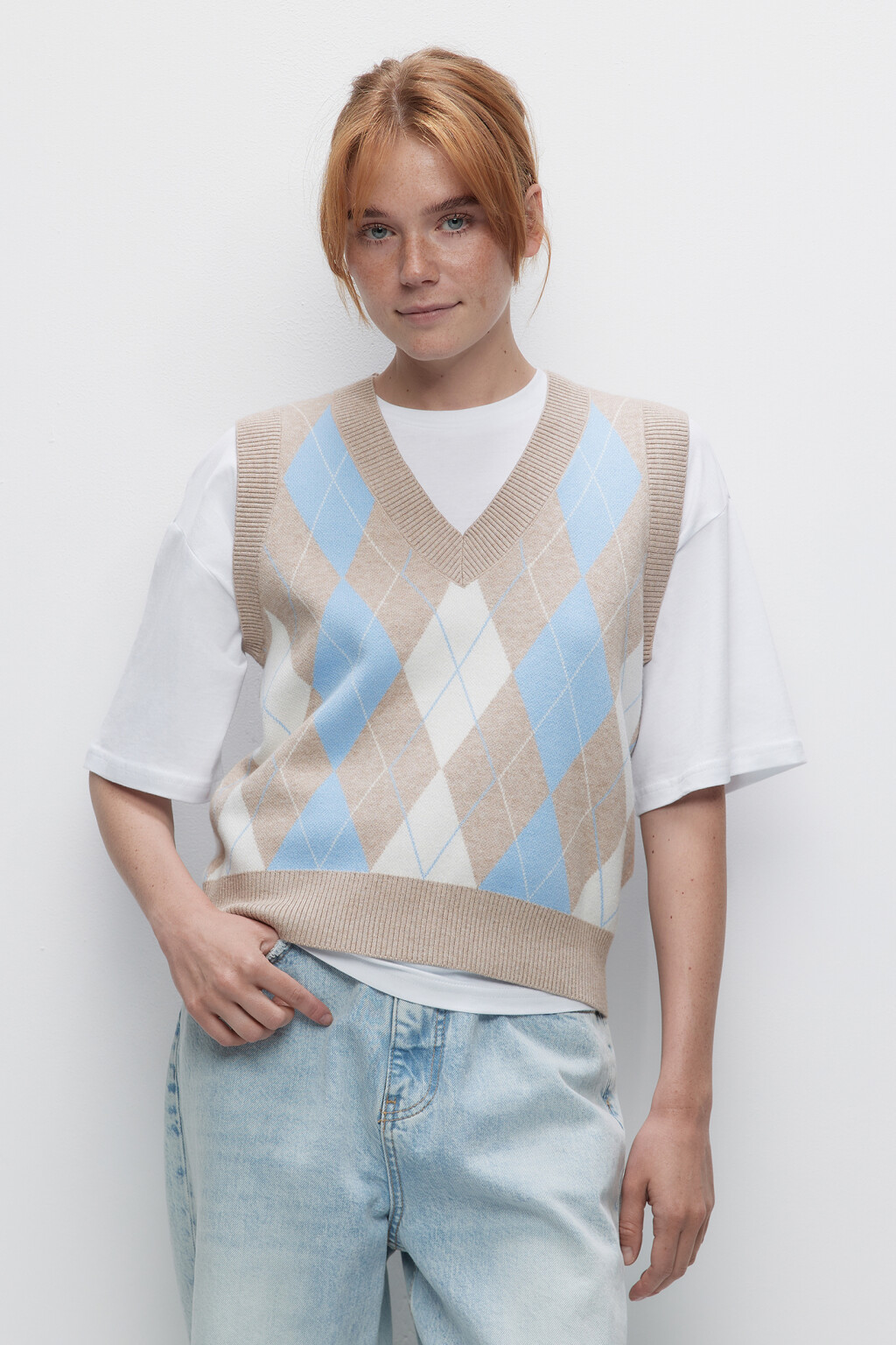 Жилет VEST вязаный жаккардовый с V-вырезом - цвет бежевый - 2