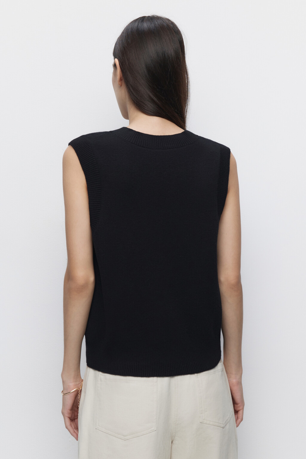 Жилет VEST вязаный жаккардовый с V-вырезом - цвет черный - 4