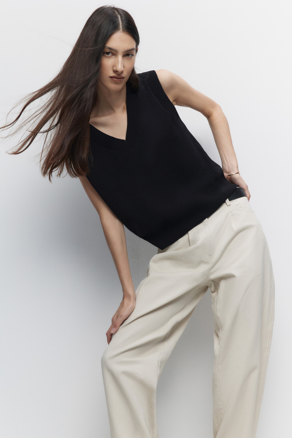 Жилет VEST вязаный жаккардовый с V-вырезом - цвет черный - 1