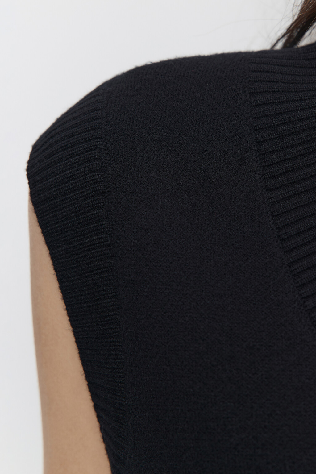 Жилет VEST вязаный жаккардовый с V-вырезом - цвет черный - 7