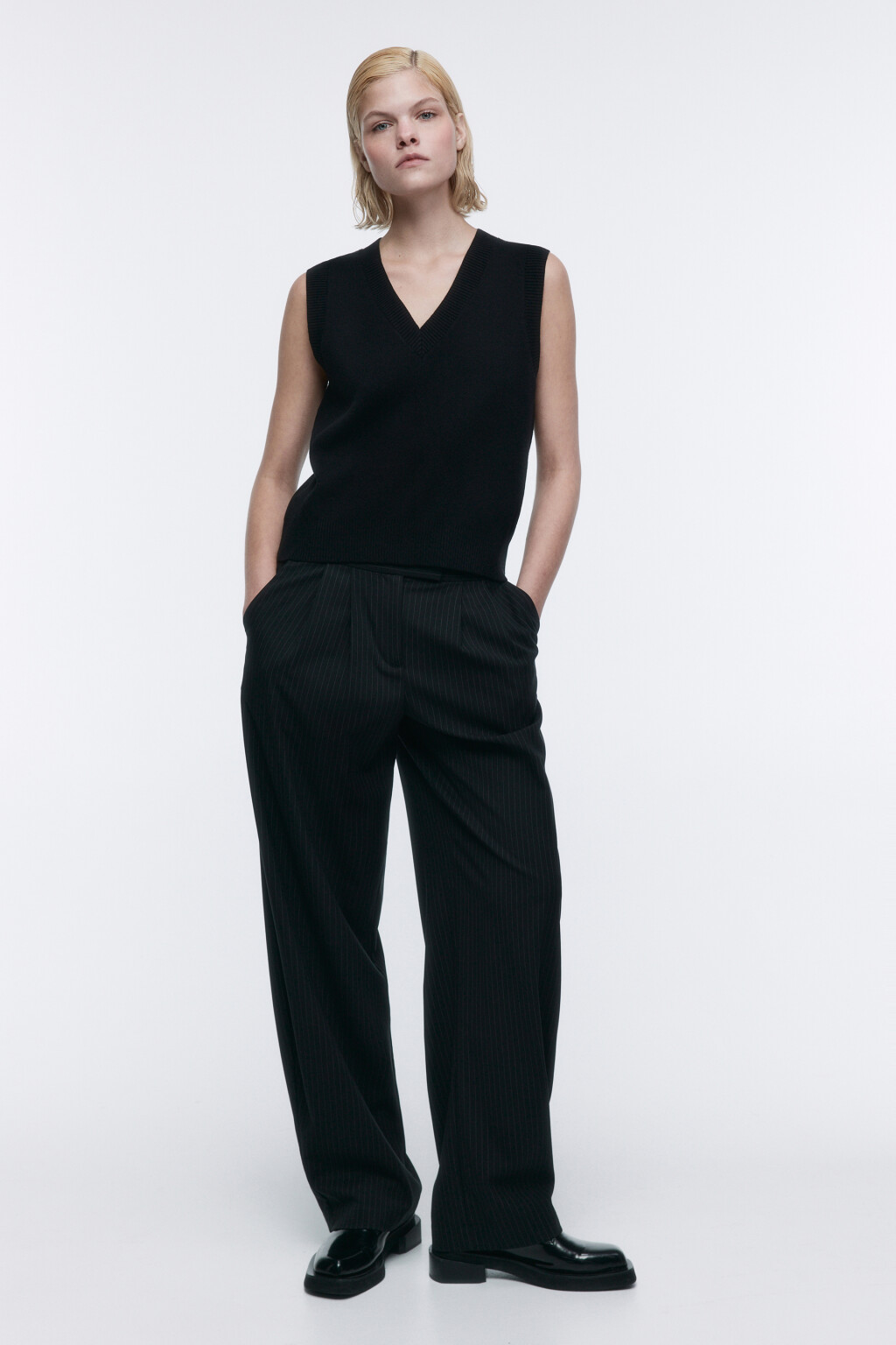 Жилет VEST вязаный жаккардовый с V-вырезом - цвет черный - 5