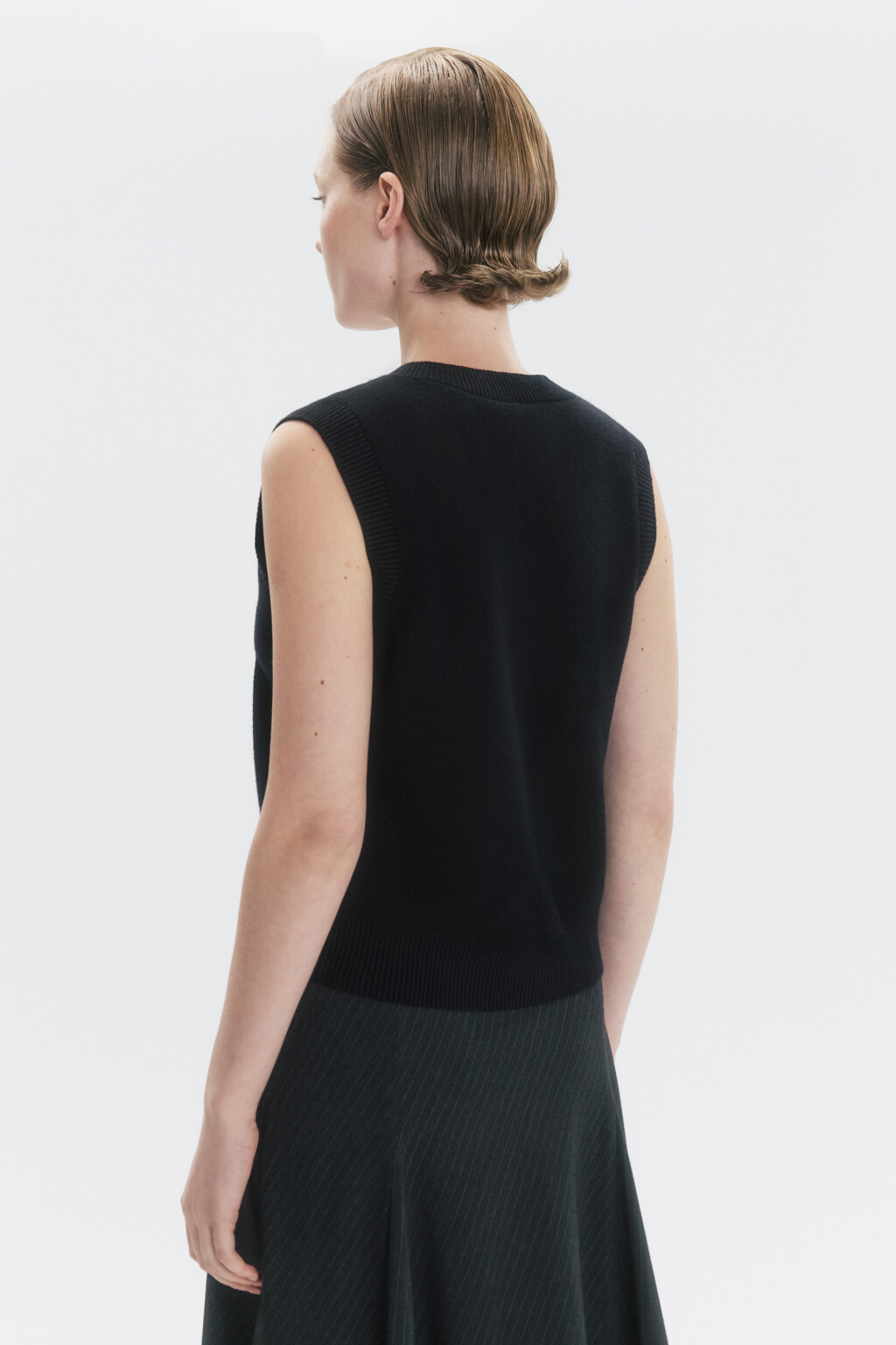 Жилет VEST вязаный с V-образным вырезом - цвет черный - 3