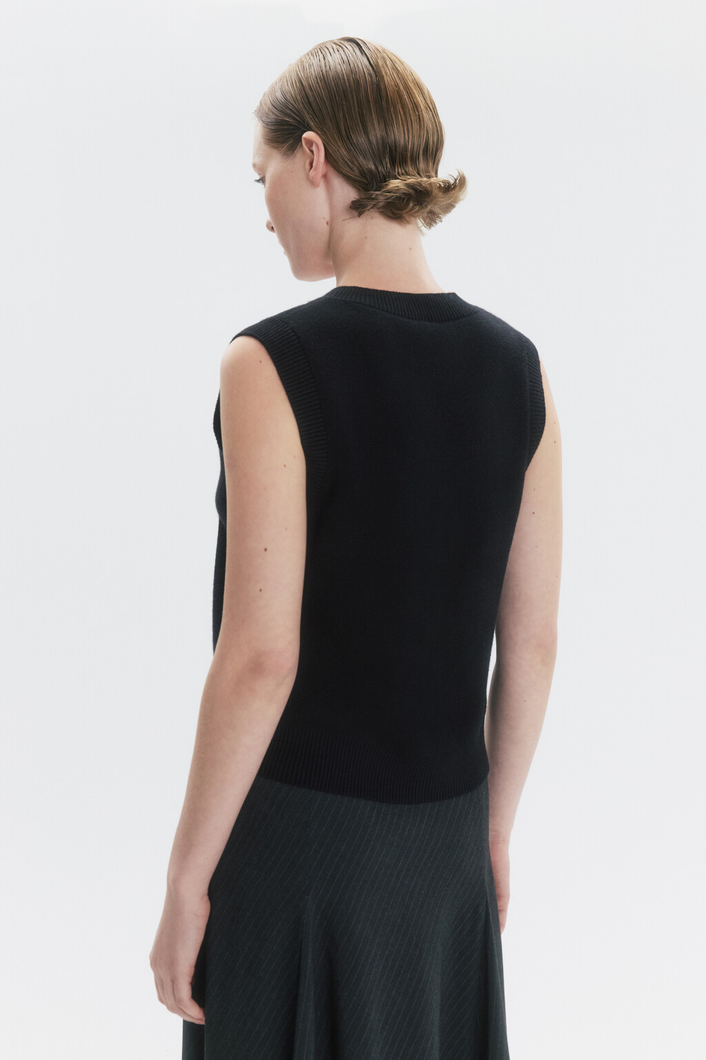 Жилет VEST вязаный с V-образным вырезом - цвет черный - 4