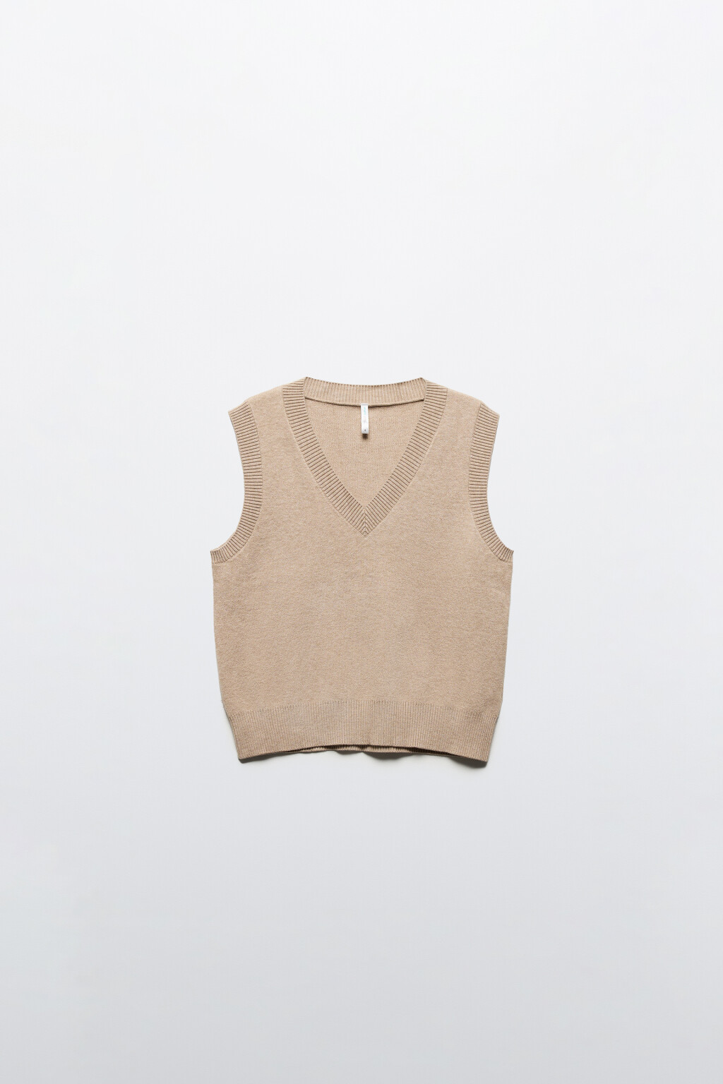 Жилет VEST вязаный с V-образным вырезом - цвет бежевый - 7