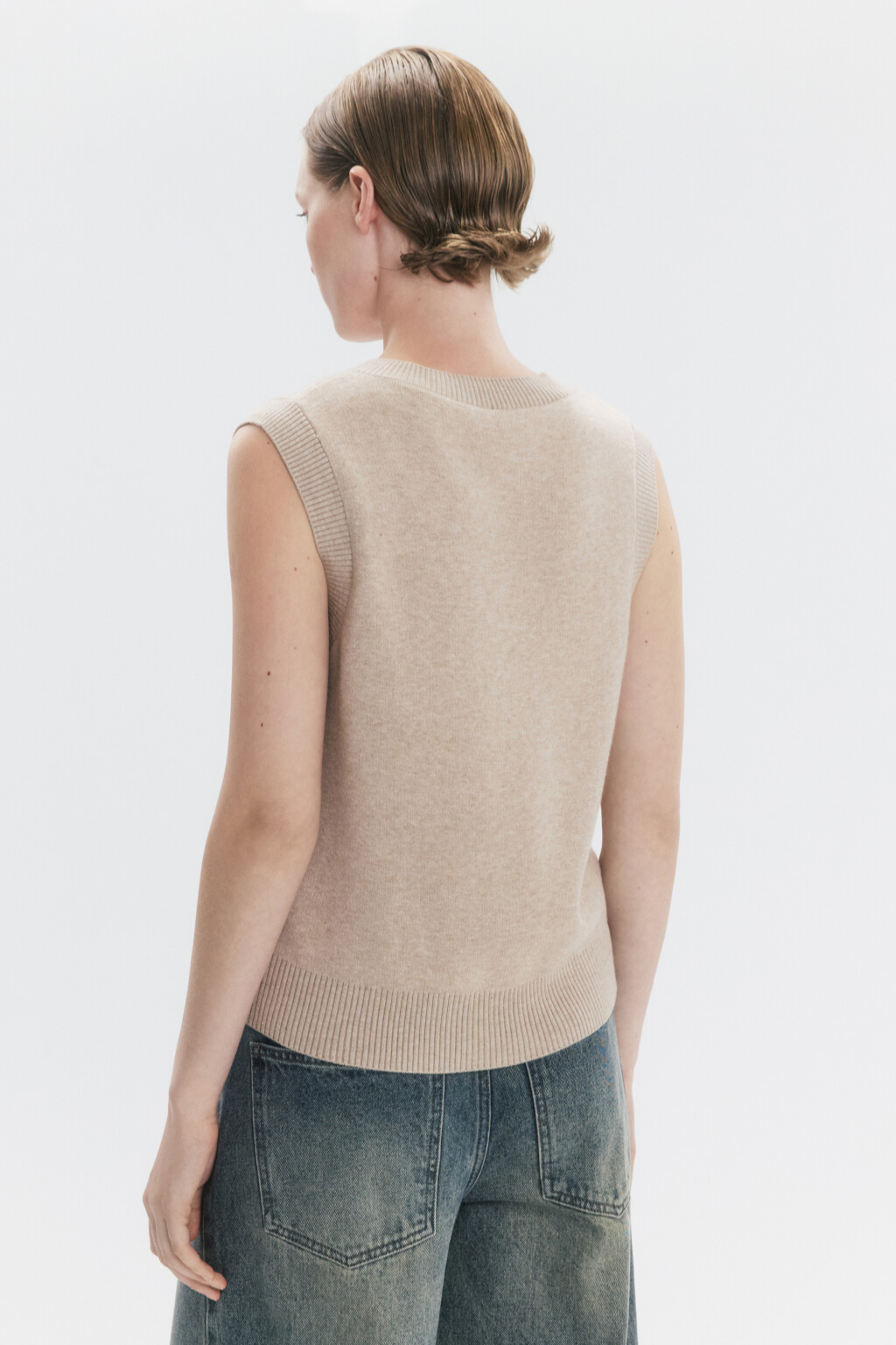 Жилет VEST вязаный с V-образным вырезом - цвет бежевый - 3