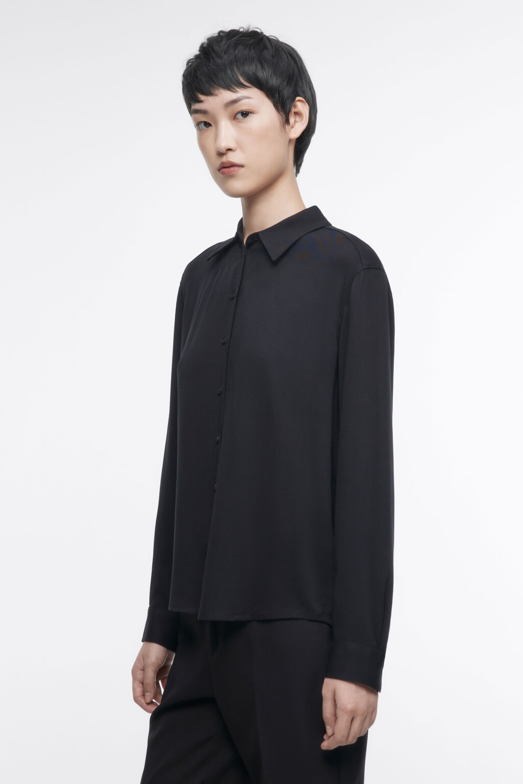 Блузка-рубашка ViShirt базовая из вискозы - цвет черный - 3