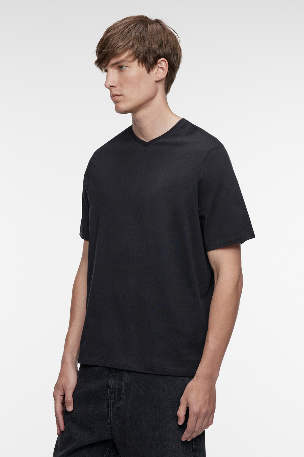 Футболка хлопковая базовая с V-образным вырезом - цвет черный - 3