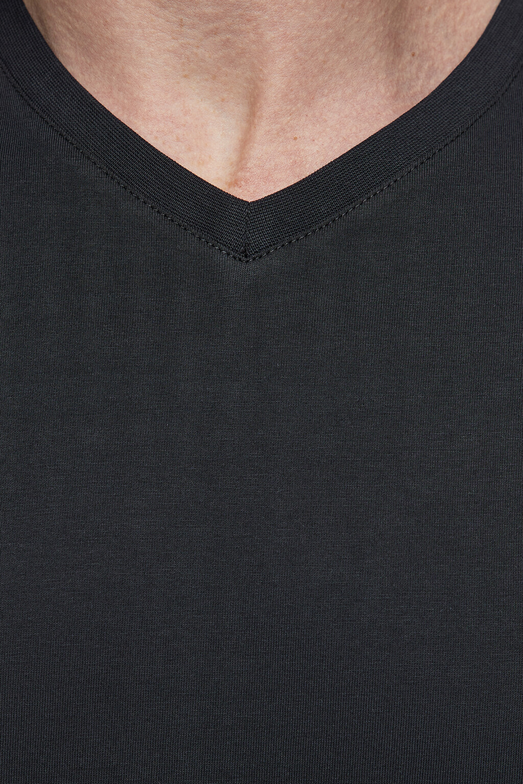 Футболка прямая хлопковая с V-вырезом - цвет черный - 5