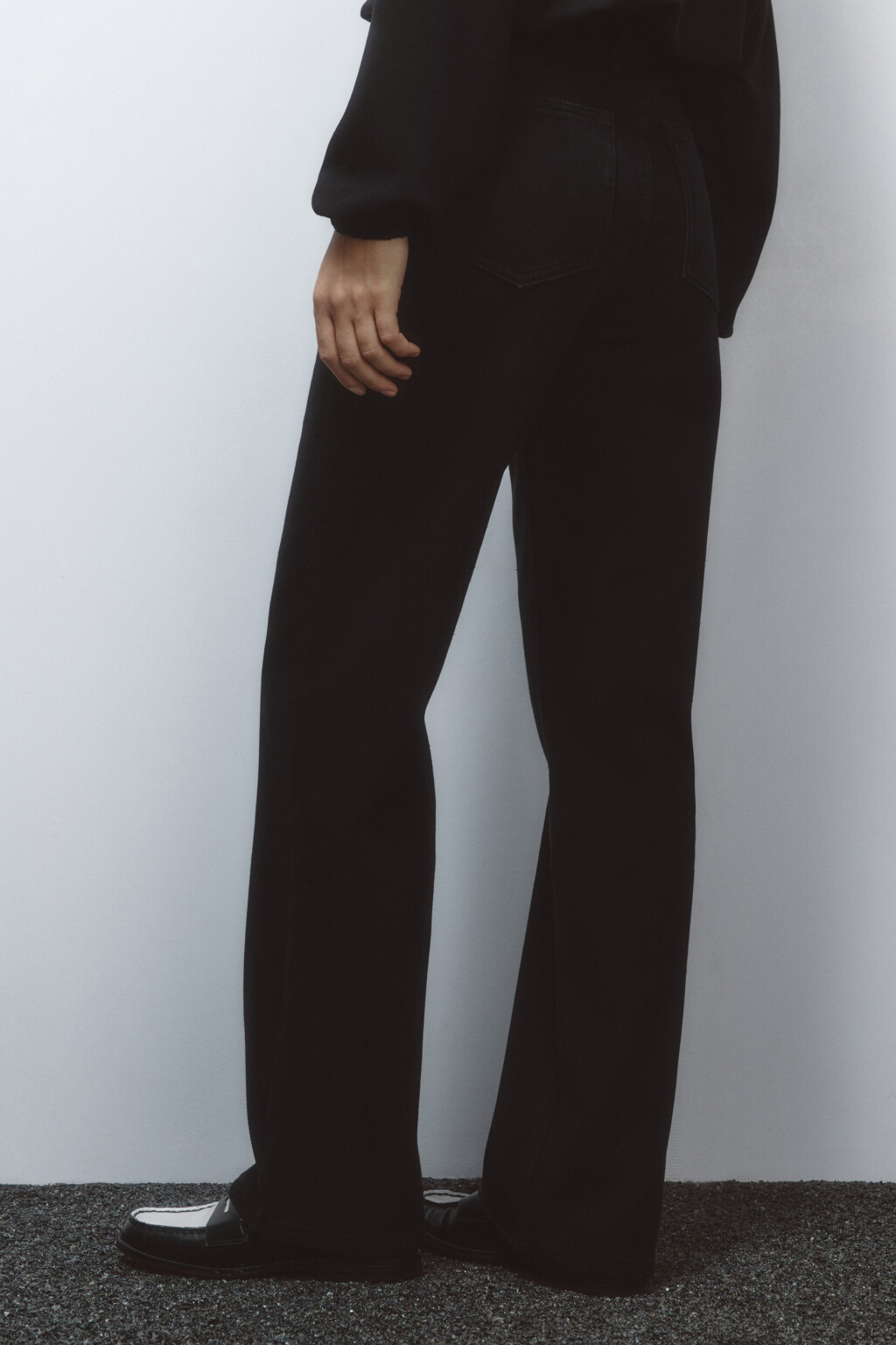 Джинсы прямые утепленные с высокой посадкой - цвет черный - 4