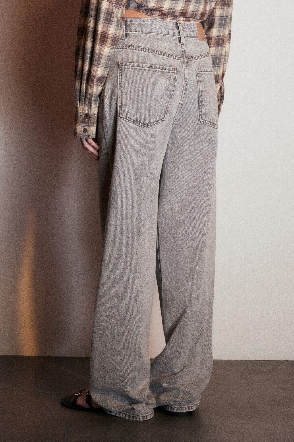Джинсы широкие с высокой посадкой - цвет серый - 4