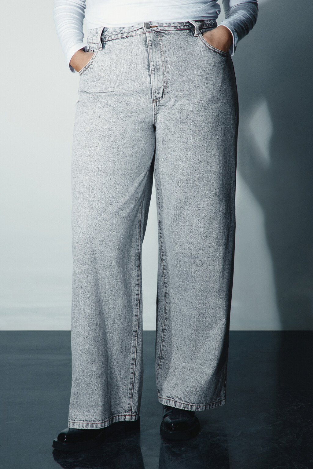 Джинсы широкие с высокой посадкой - цвет серый - 2
