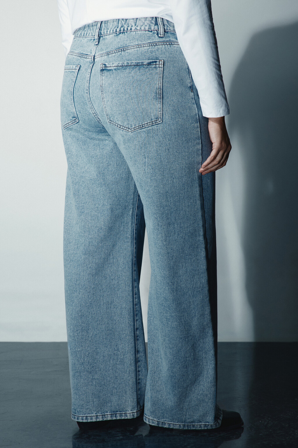 Джинсы широкие с высокой посадкой - цвет голубой - 4