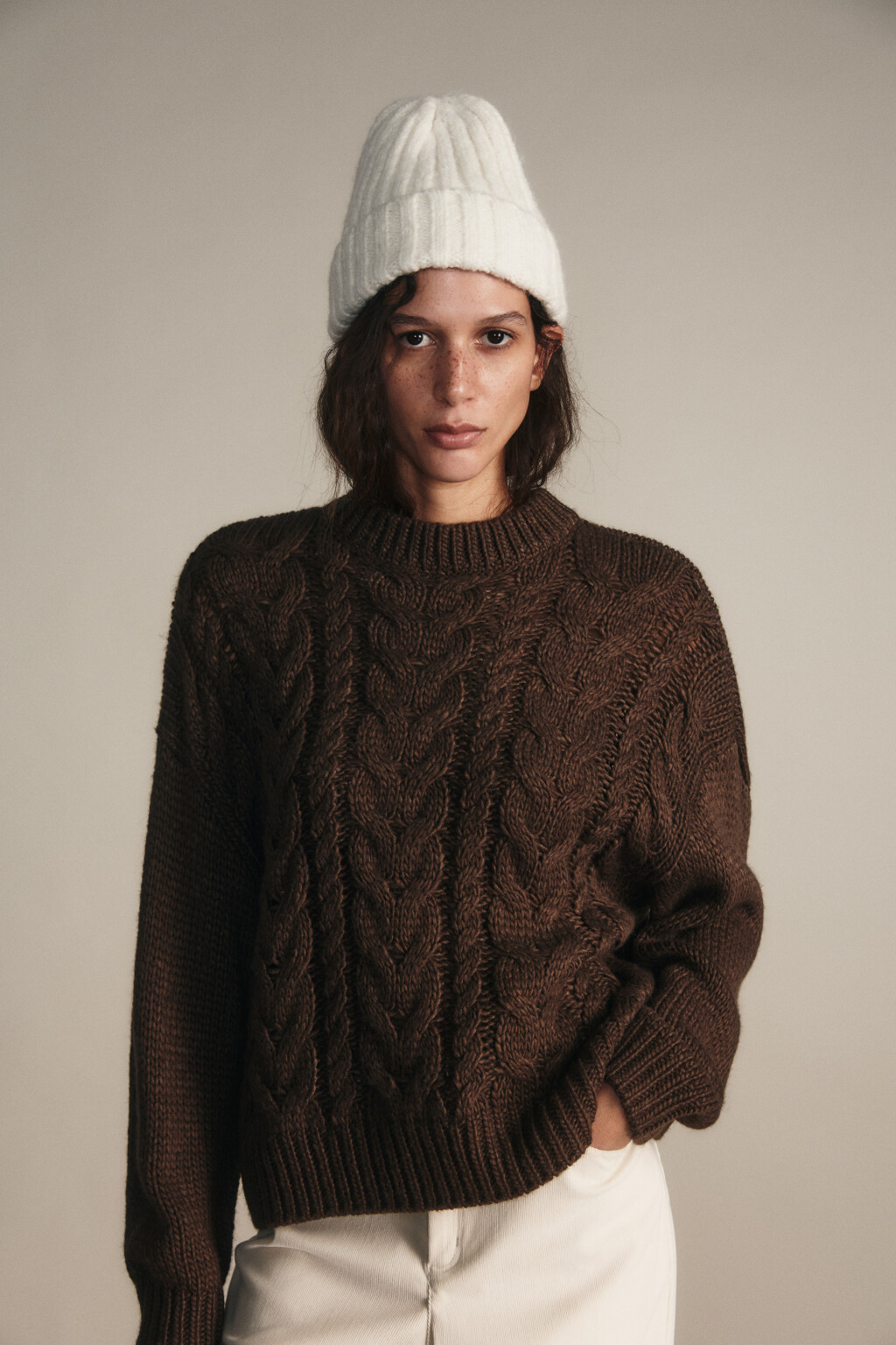 Шапка-бини вязаная с шерстью - цвет молочный - 3