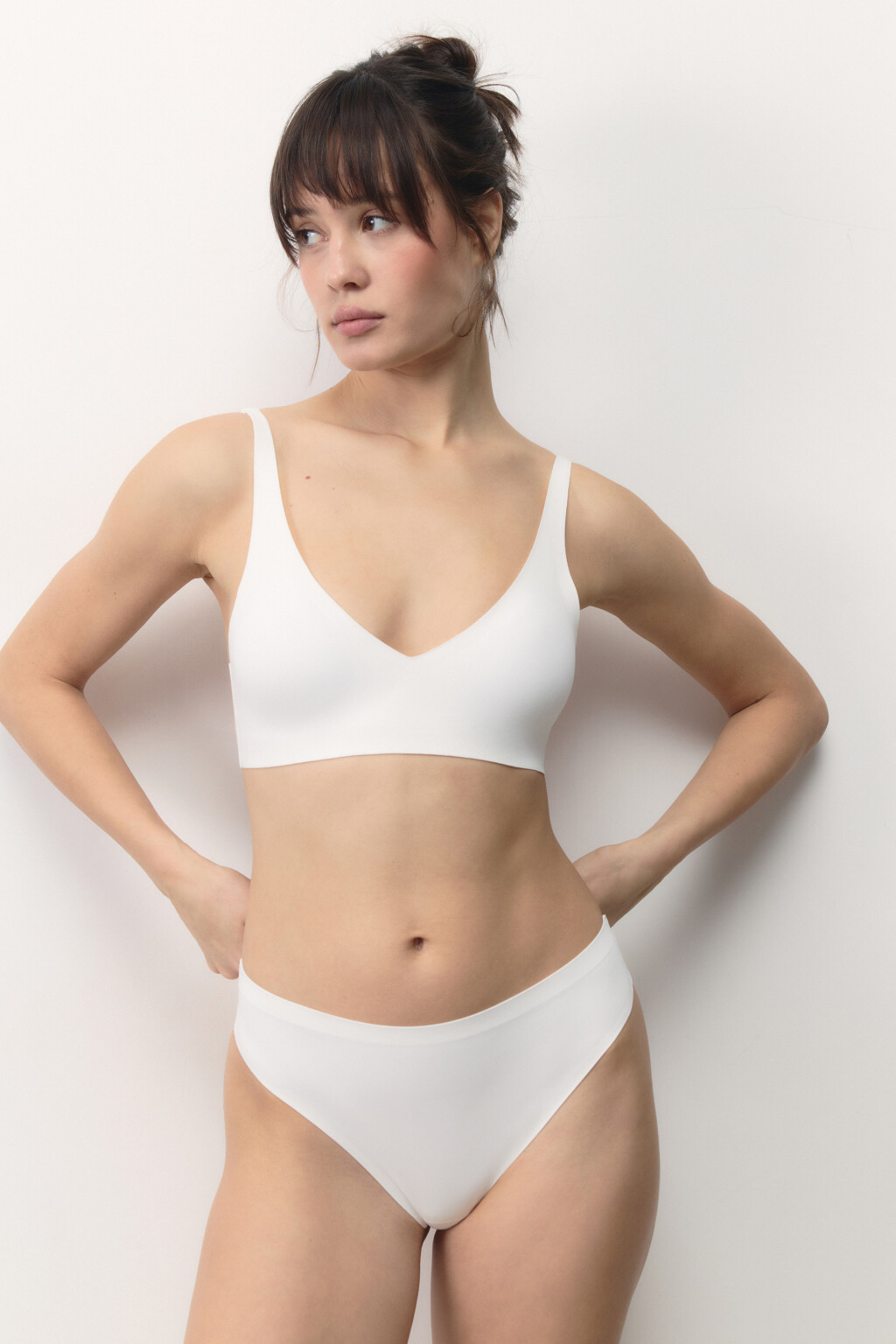 Трусы-бразильяна с корректирующим эффектом - цвет белый - 4
