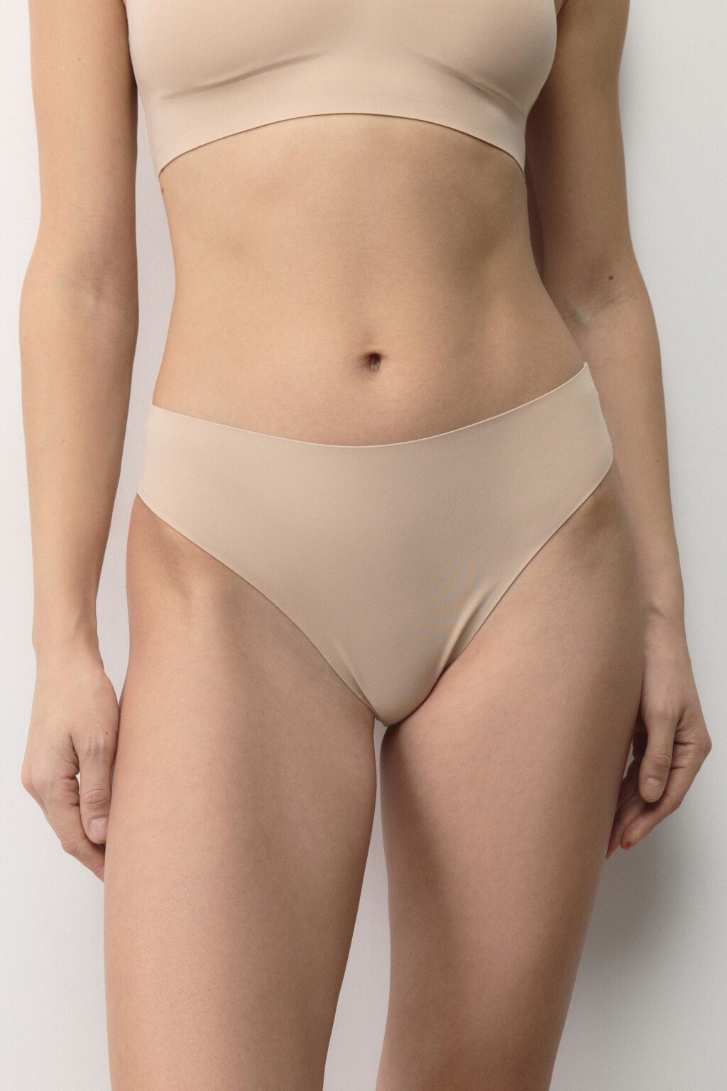 Трусы-бразильяна с корректирующим эффектом - цвет бежевый - 2