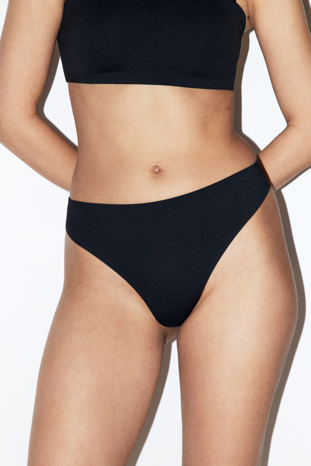 Трусы-стринги с корректирующим эффектом - цвет черный - 1