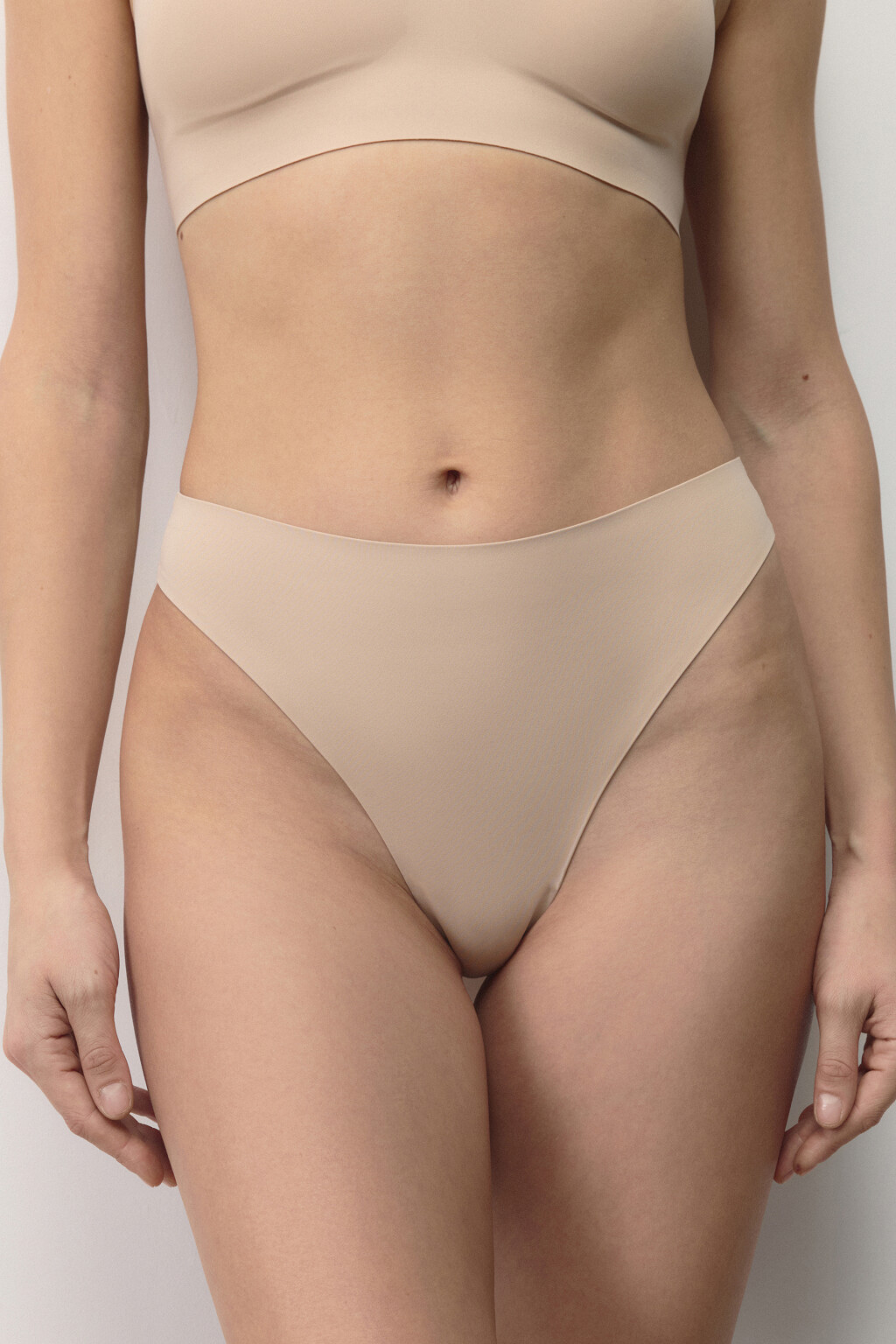 Трусы-стринги с корректирующим эффектом - цвет бежевый - 2