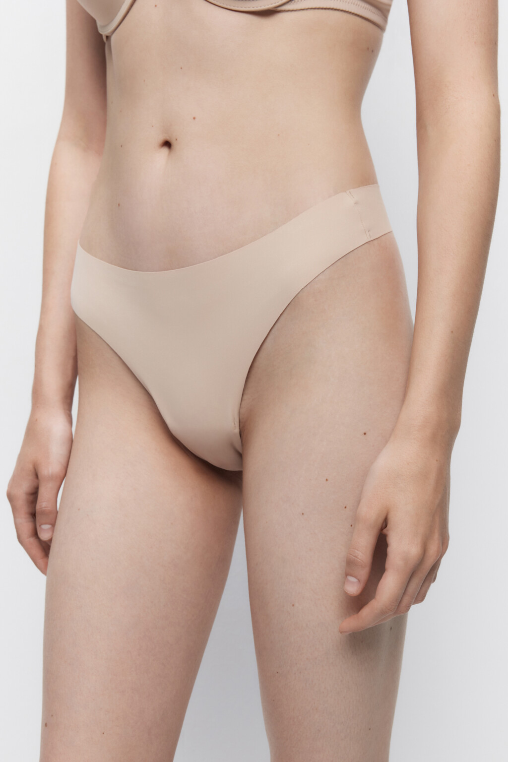 Трусики-стринги PolyThong гладкие бесшовные - цвет бежевый - 1