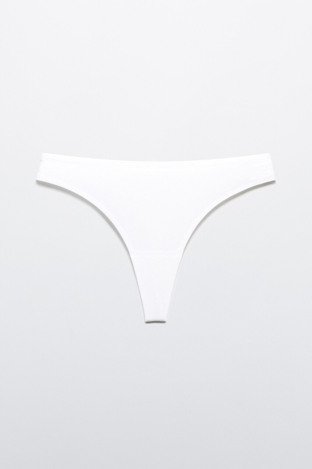 Трусы-стринги бесшовные базовые с peach-эффектом - цвет белый - 5