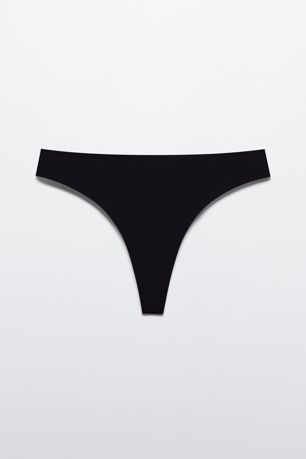 Трусы-стринги бесшовные базовые с peach-эффектом - цвет черный - 5