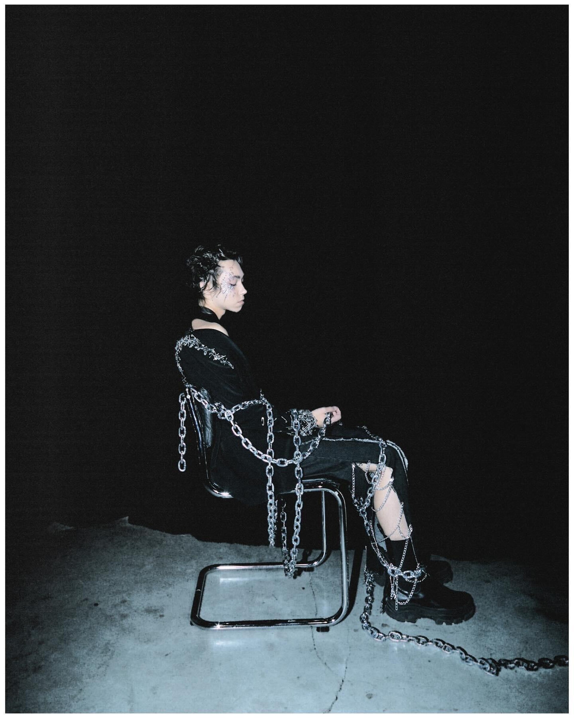 Boy in chains - CO:CREATE 4
