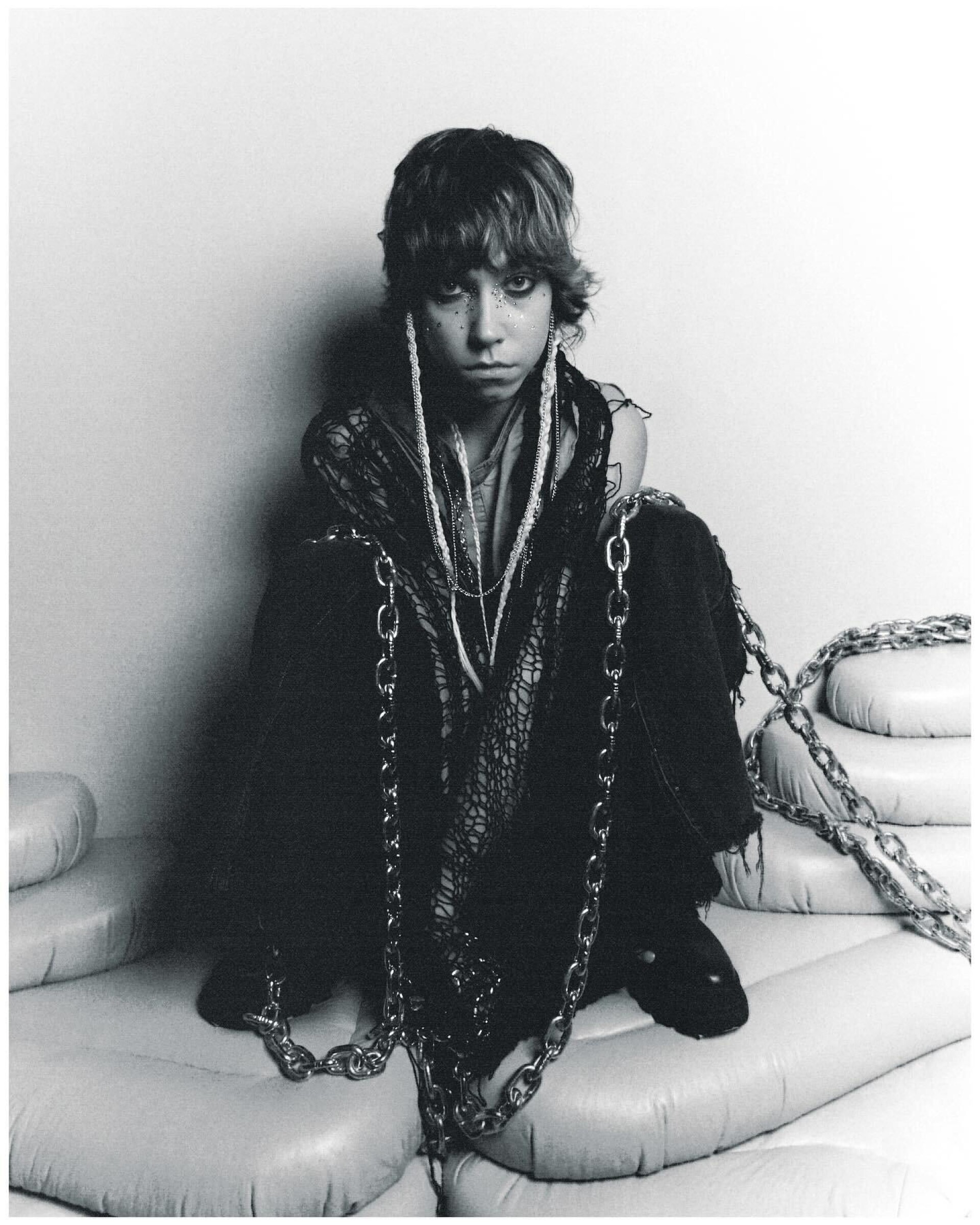 Boy in chains - CO:CREATE 1
