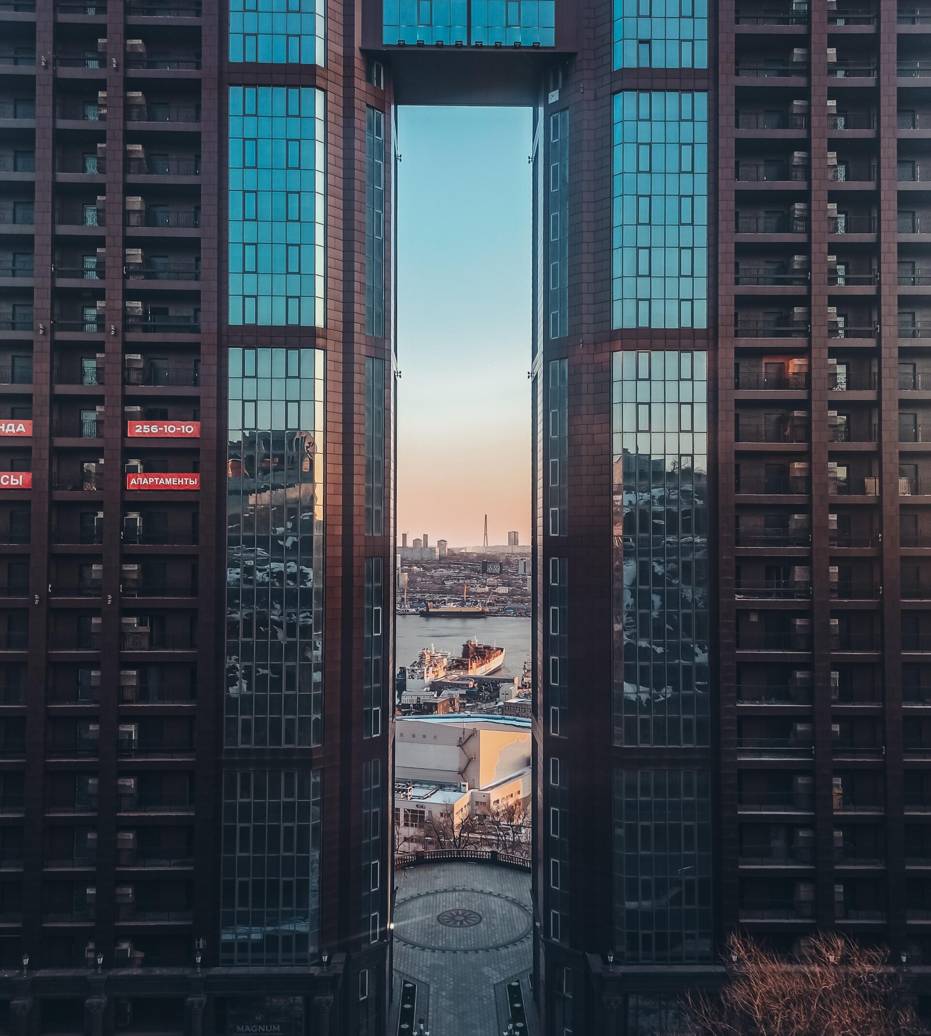 Душа среди стекла - CO:CREATE