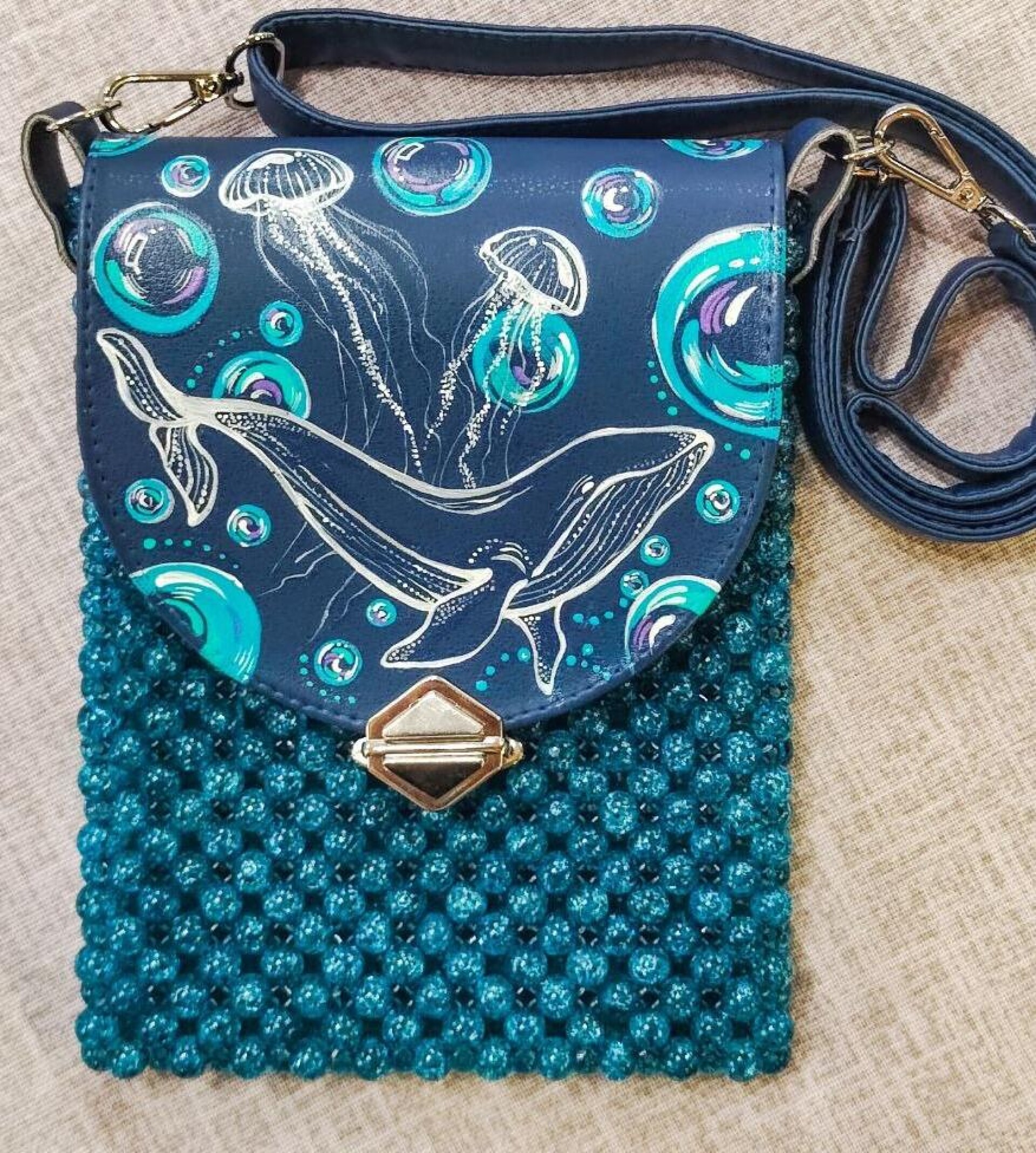 Морская сумка-карман из бусин - CO:CREATE