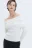 Джемпер off-shoulders тонкой вязки - цвет молочный - 2