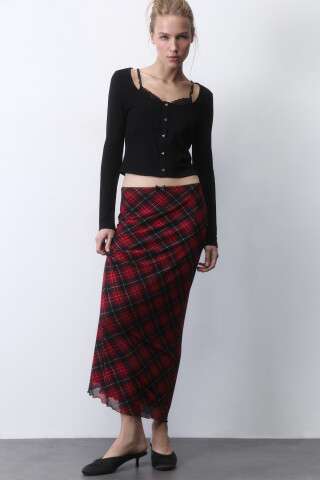 Катя Лел ештеңесіз жалаңаш