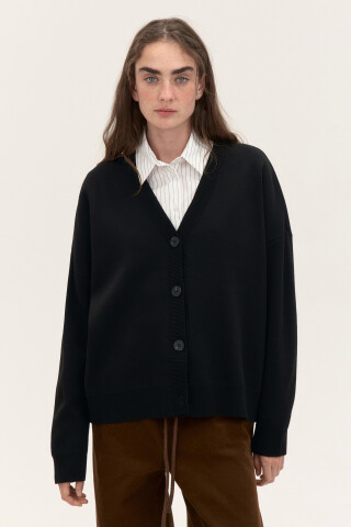 Кардиган на пуговицах с V-вырезом — фото 2